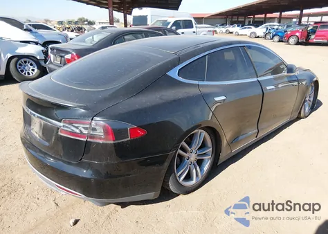 2014 Tesla Model S P85 z USA, uszkodzony, nr VIN 5YJSA1H15EFP52844